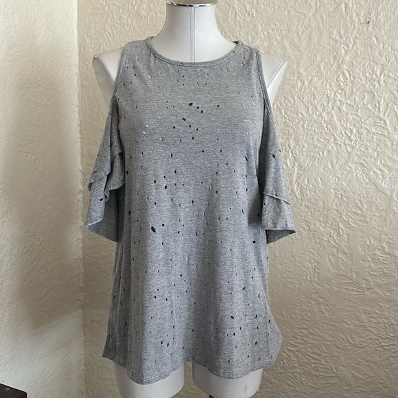 Francesca’s Gray Distressed Cold Shoulder Ruffle Sleeves Cutout T-Shirt M NWT - Picture 1 of 10